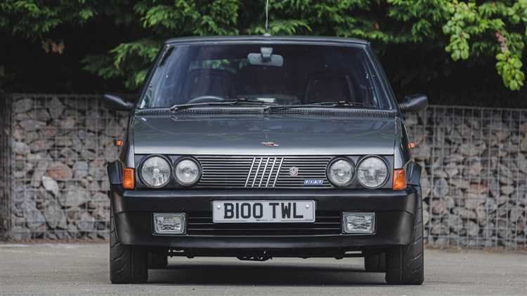 Автомобиль Fiat Strada Abartb 130TC