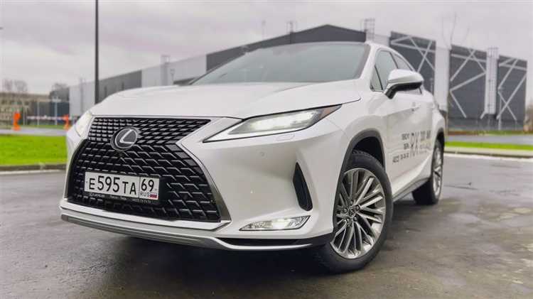 Обзор автомобиля Lexus RX 4 - роскошь, комфорт и инновационные технологии в новом выпуске популярного кроссовера от Lexus, который стал ещё лучше, мощнее и стильнее Обзор Lexus RX 4.