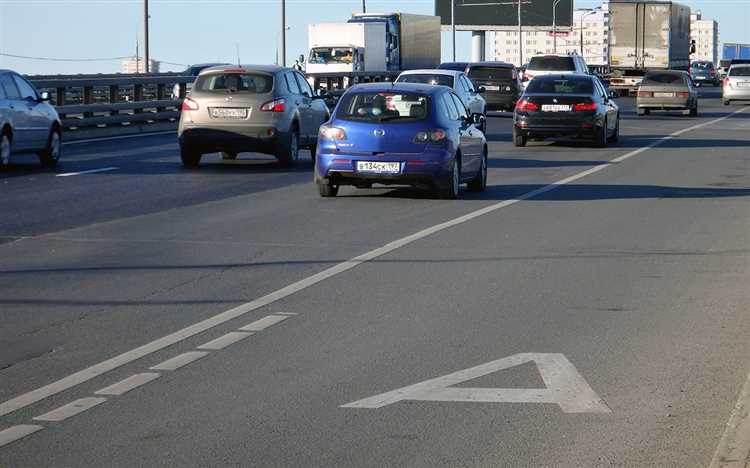 Сколько составляет штраф за езду по автобусной полосе